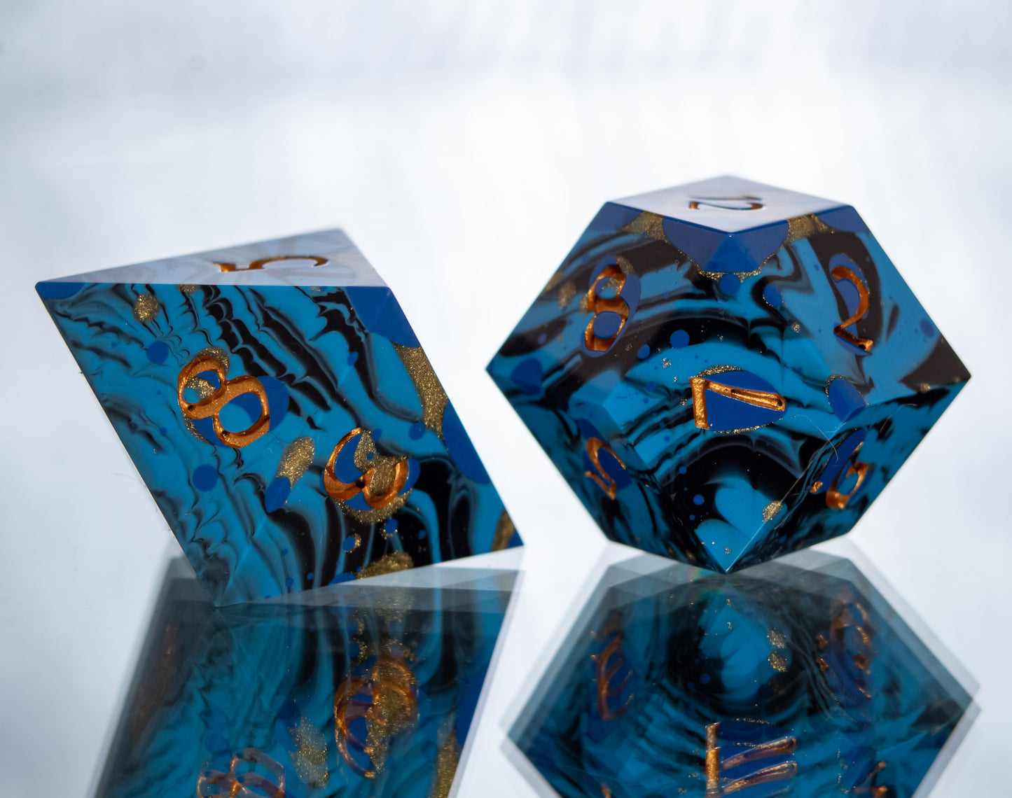 Chaotic Waters - Alt 7 Piece Handmade Resin Dice
