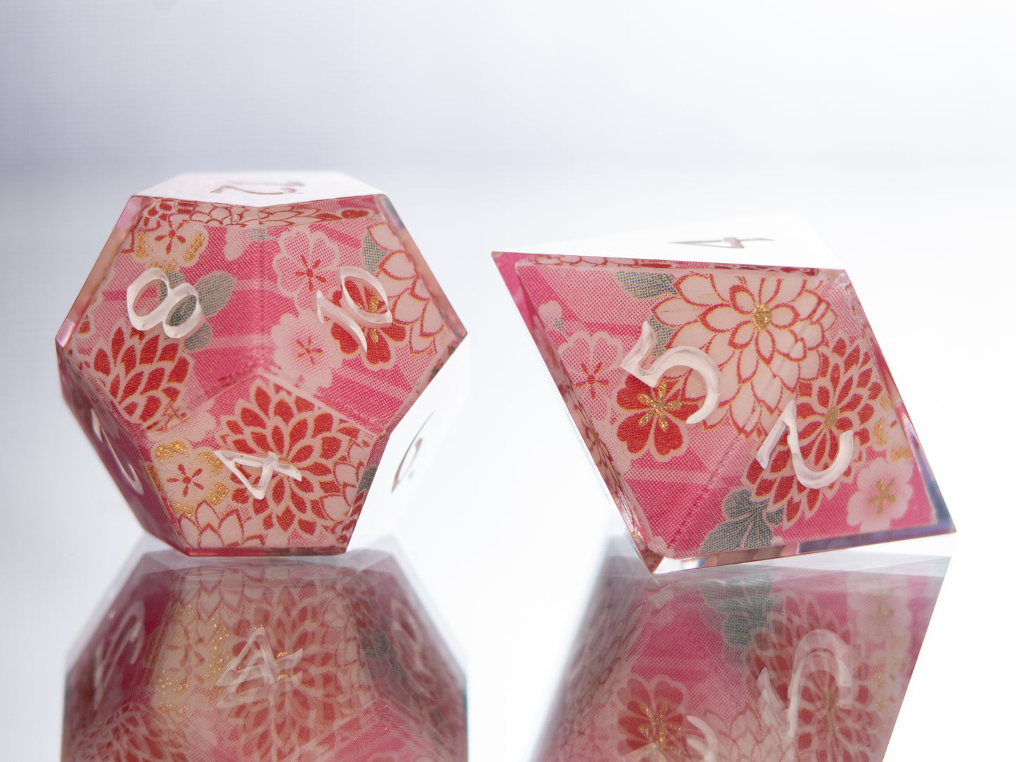 Sakura Matsuri - 7 Piece Handmade Resin Dice