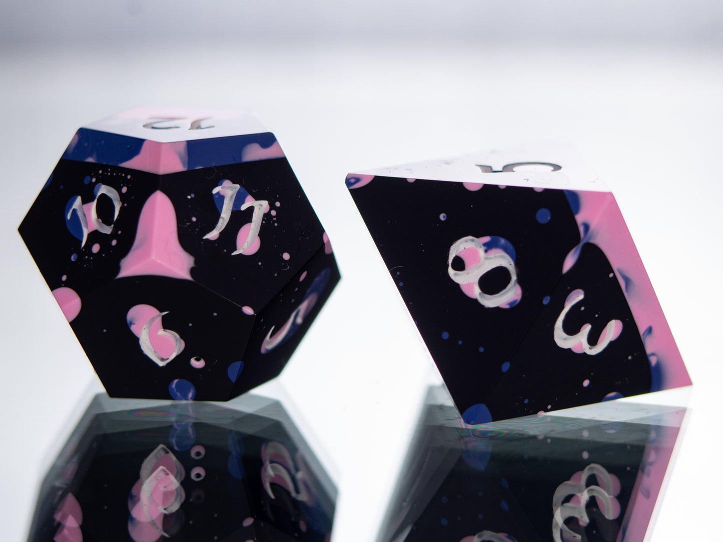 Paint Splatter - 7 Piece Handmade Resin Dice