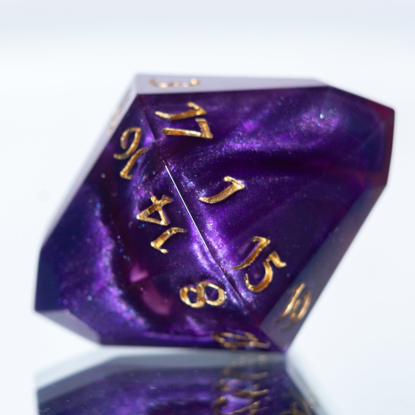 Royal Jewel - Handmade Resin D20