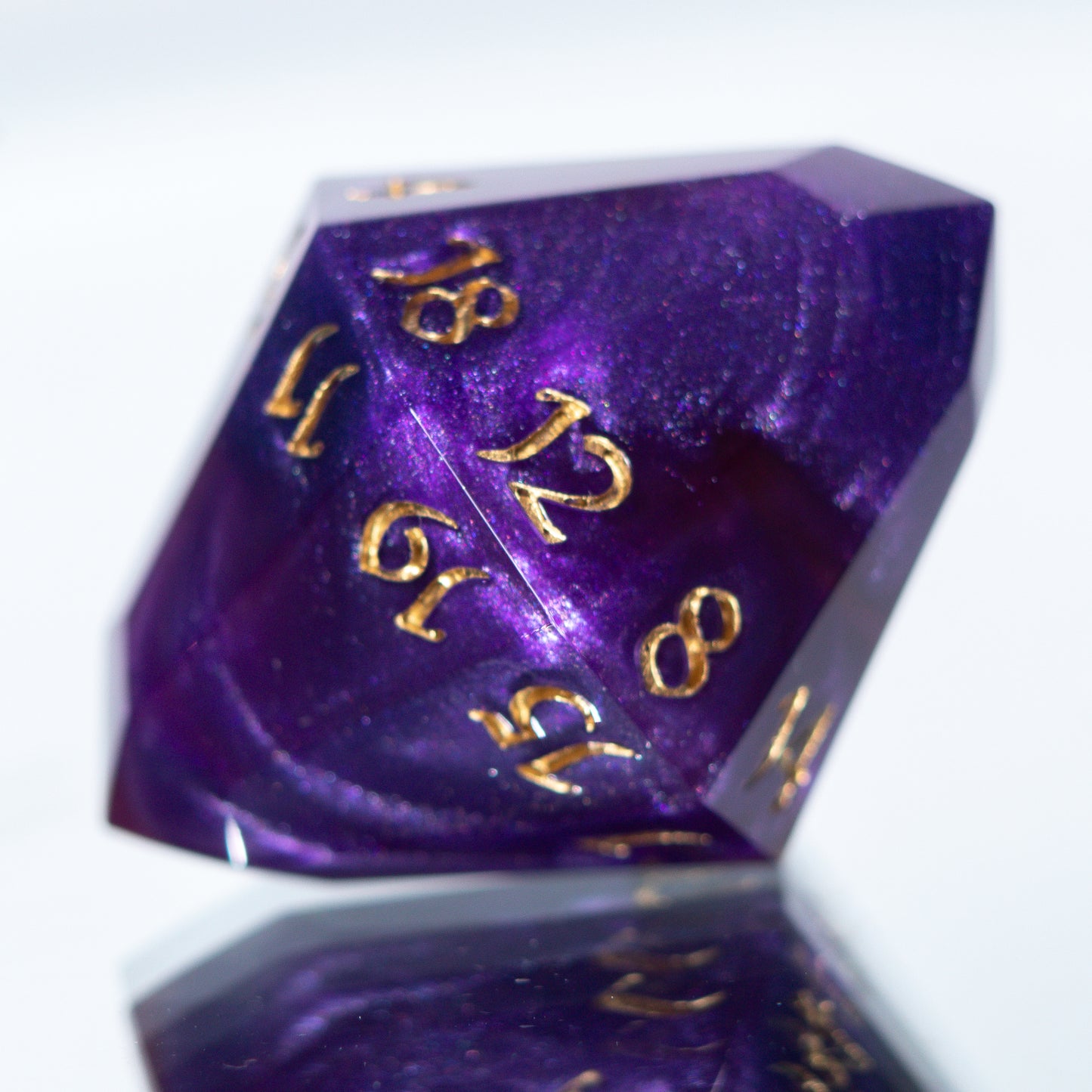 Royal Jewel - Handmade Resin D20