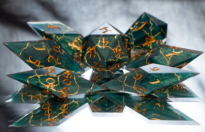 Shards of Opulence - Sharp 7 Piece Handmade Resin Dice