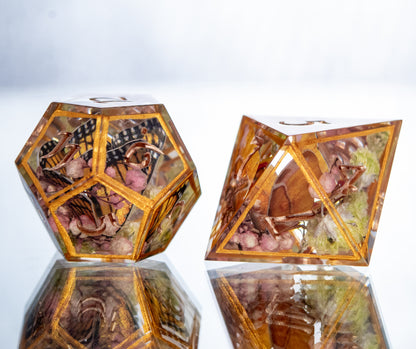 Antique Floral Lepidoptera - 7 Piece Handmade Resin Dice