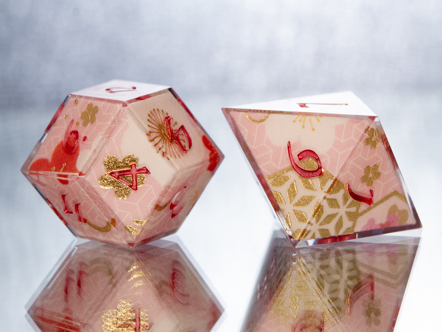 Hanami - 7 Piece Handmade Resin Dice