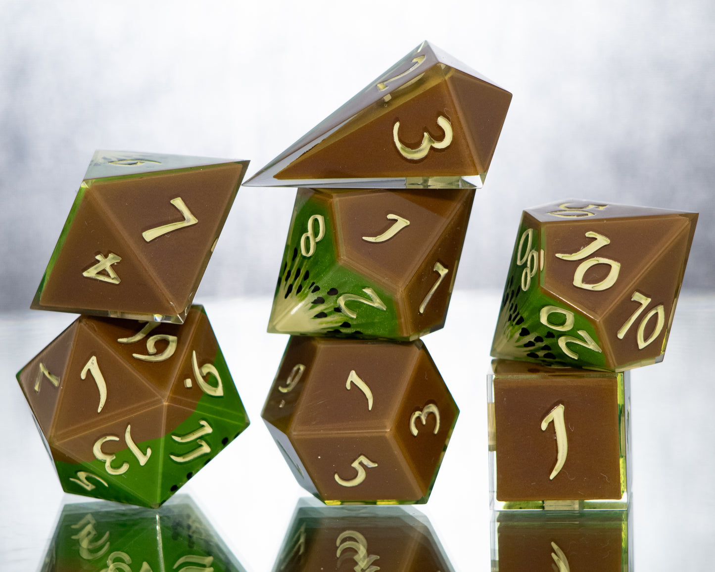 Kiwis - Alt 7 Piece Handmade Resin Dice