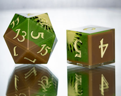 Kiwis - Alt 7 Piece Handmade Resin Dice