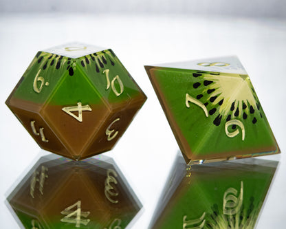 Kiwis - Alt 7 Piece Handmade Resin Dice