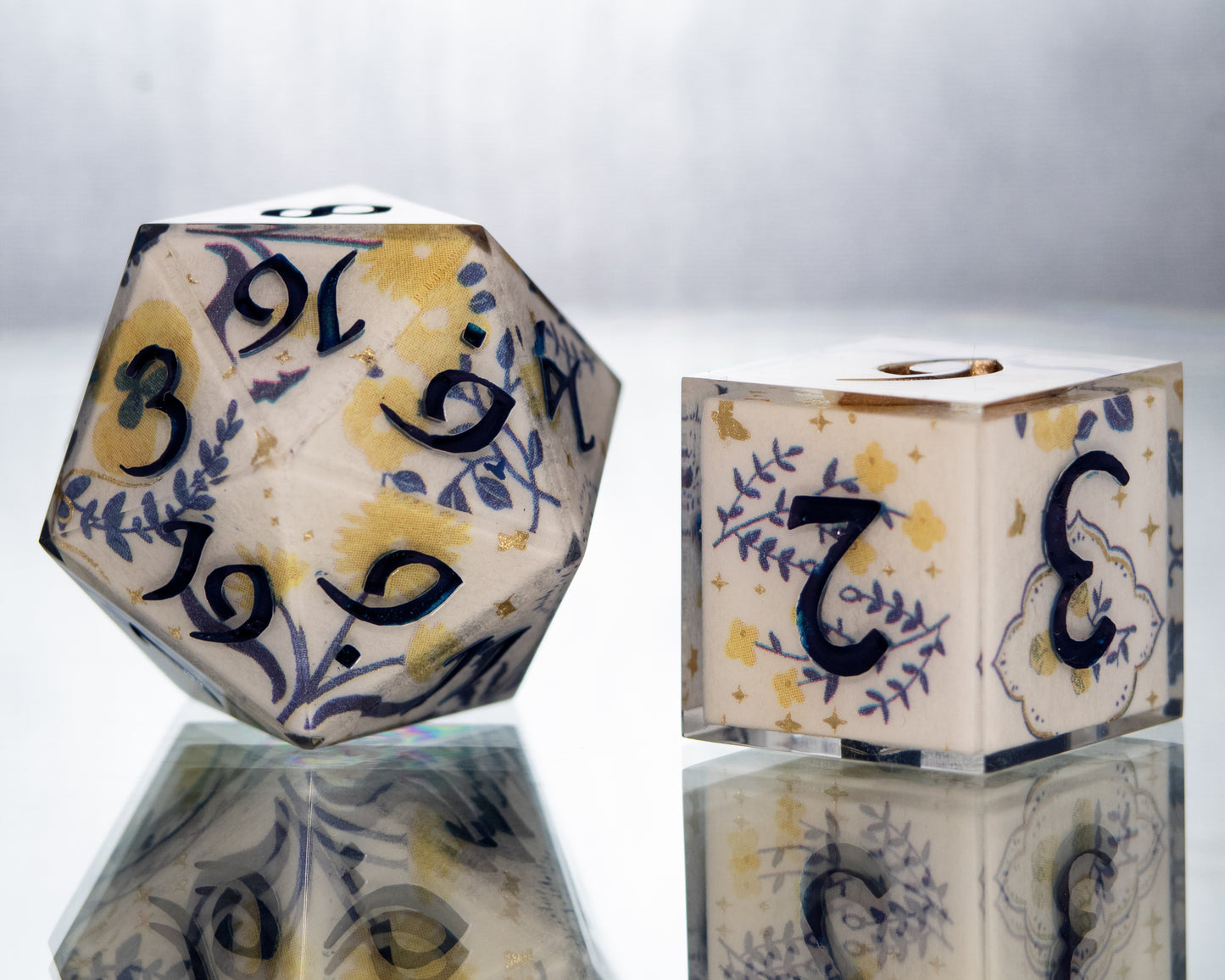 Dutch Kitchenware - Alt 7 Piece Handmade Resin Dice