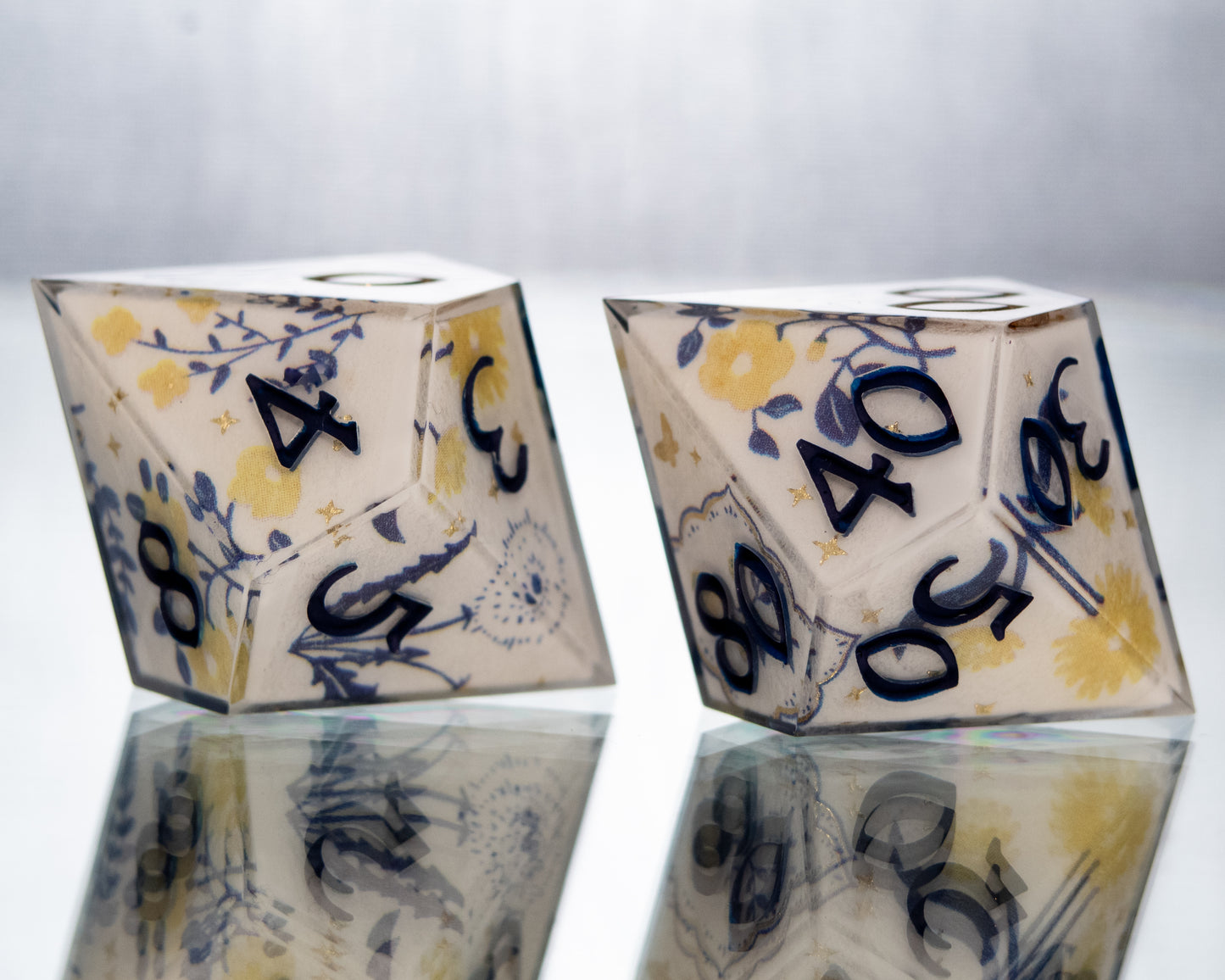 Dutch Kitchenware - Alt 7 Piece Handmade Resin Dice