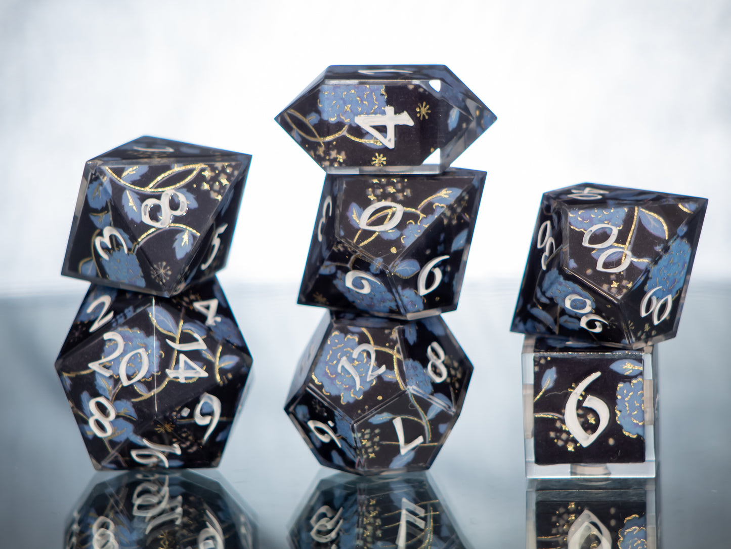 Tsumugi - 7 Piece Handmade Resin Dice