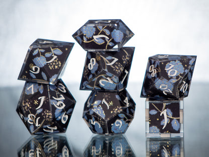 Tsumugi - 7 Piece Handmade Resin Dice