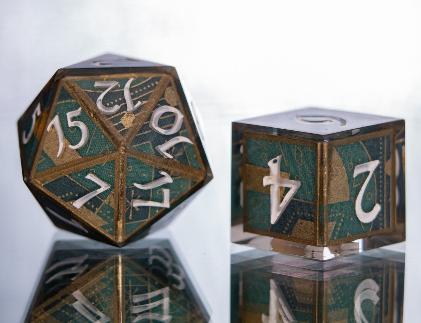 Roaring 20's - 7 Piece Handmade Resin Dice