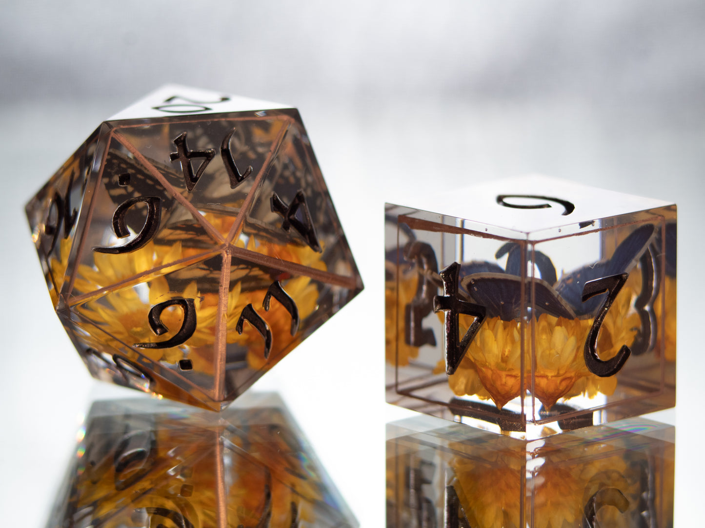 First Signs of Fall - Alt 7 Piece Handmade Resin Dice