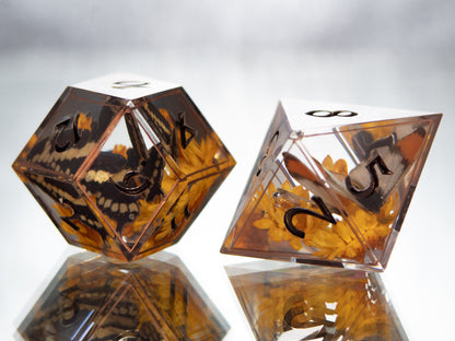 First Signs of Fall - Alt 7 Piece Handmade Resin Dice