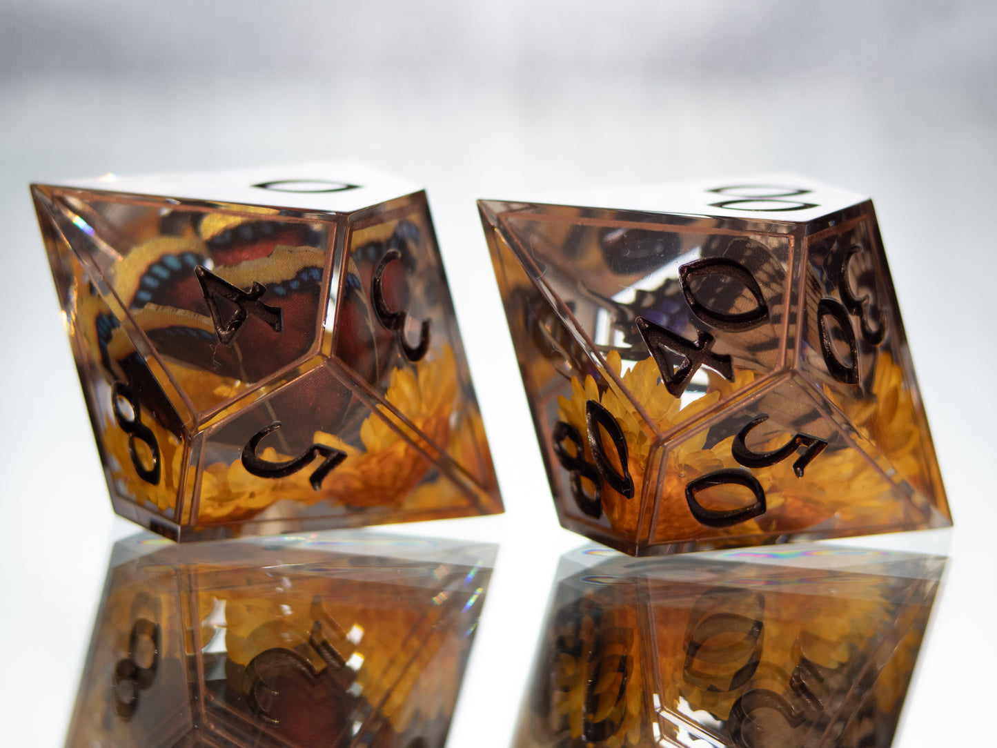 First Signs of Fall - Alt 7 Piece Handmade Resin Dice