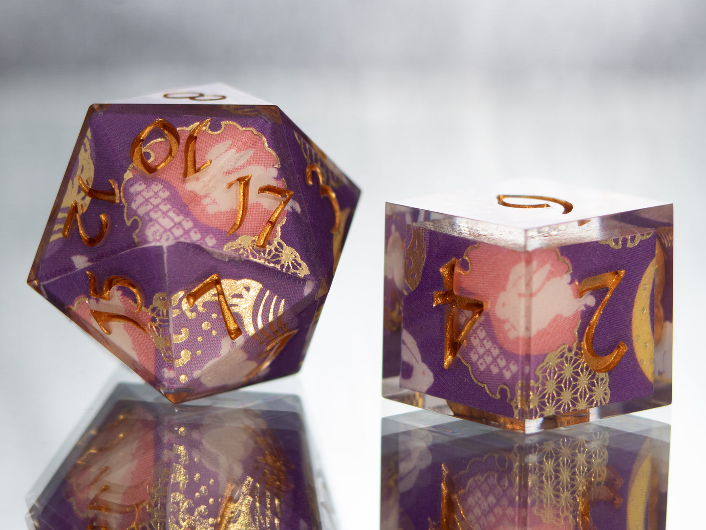 Chang'e - 7 Piece Handmade Resin Dice