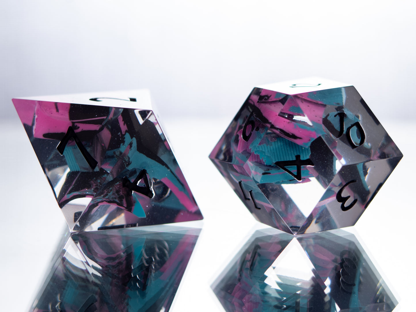 Abstract Recycling - Alt 7 Piece Handmade Resin Dice