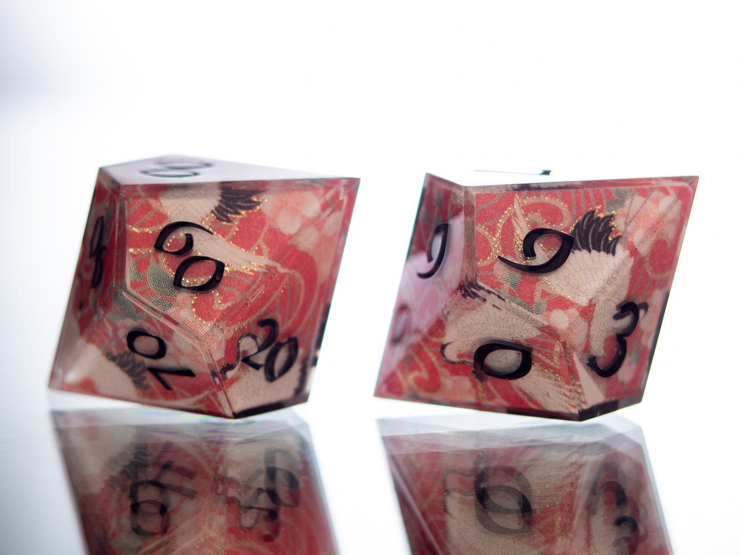 Tsuru - 7 Piece Handmade Resin Dice