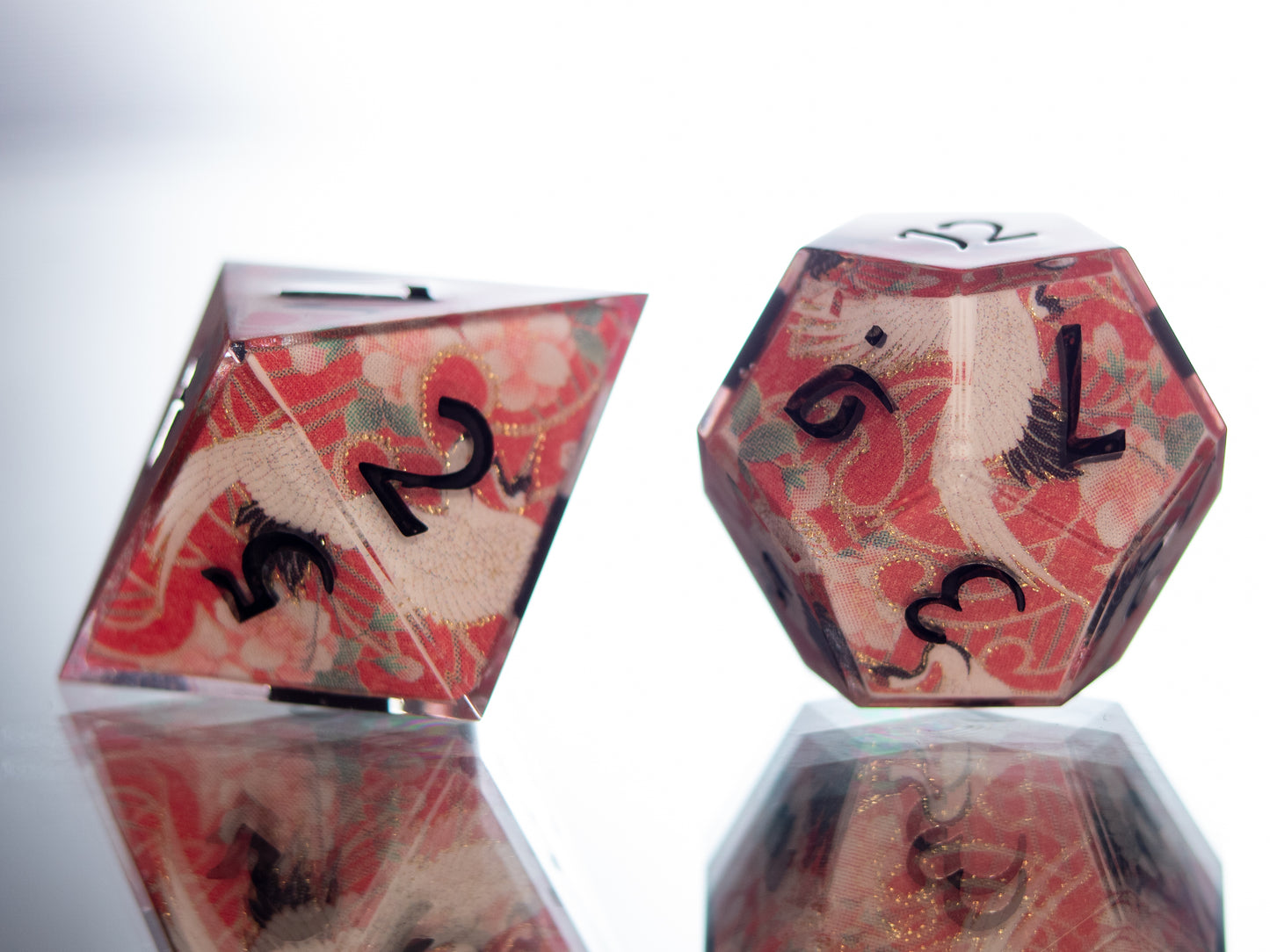 Tsuru - 7 Piece Handmade Resin Dice