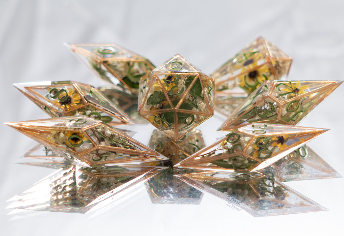 Sunflower Terrarium - Sharp 7 Piece Handmade Resin Dice
