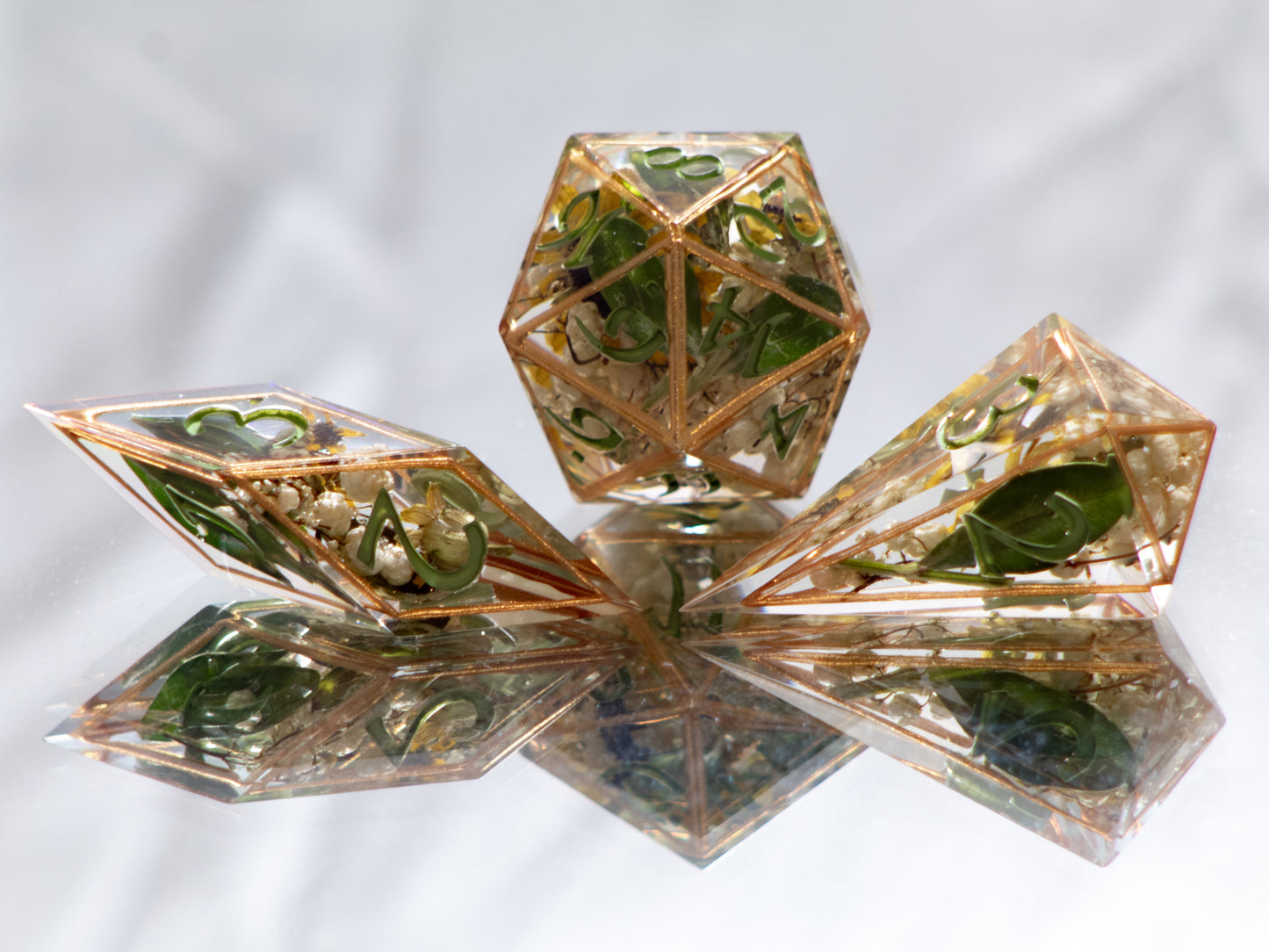 Sunflower Terrarium - Sharp 7 Piece Handmade Resin Dice