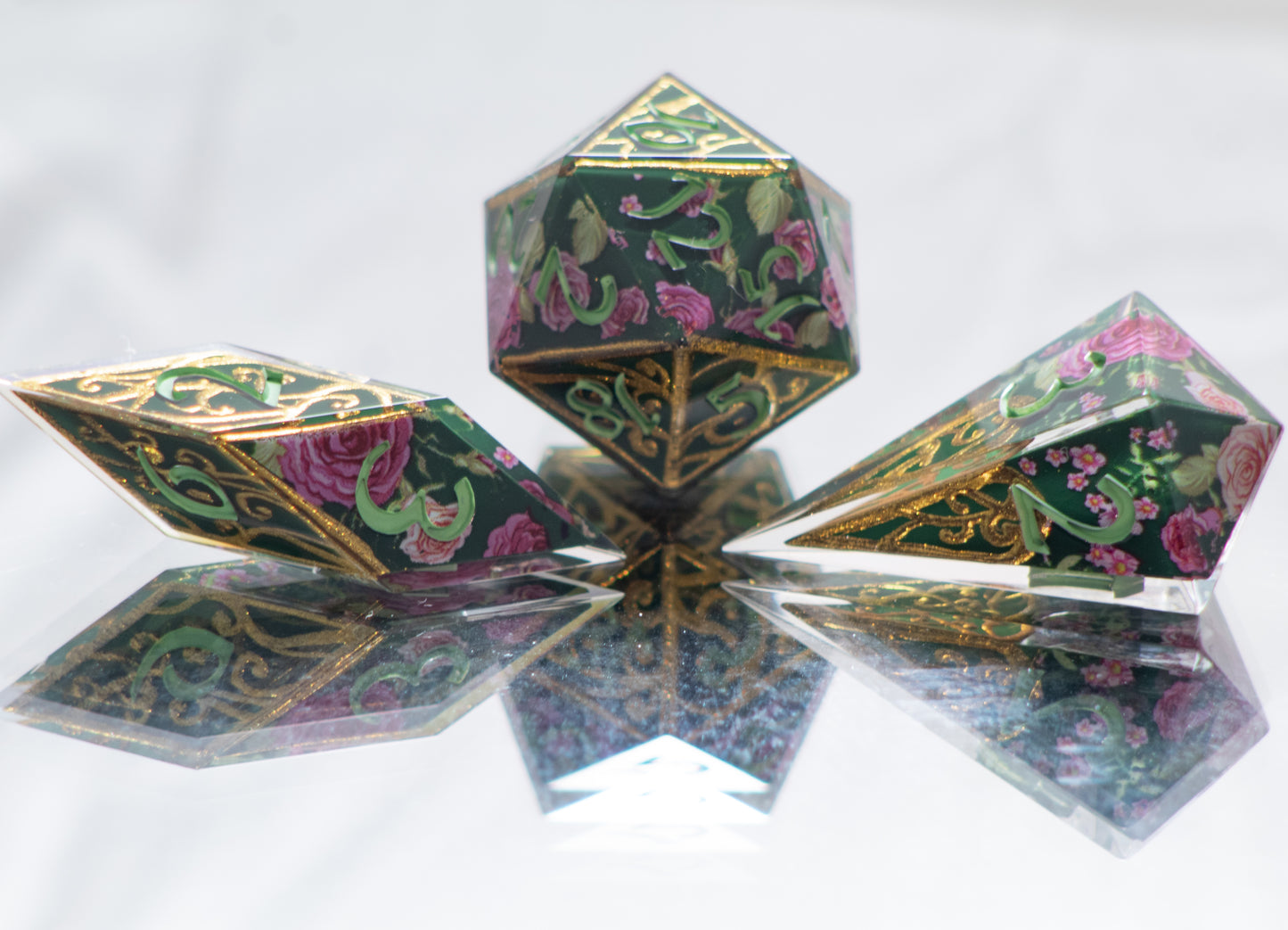 Verdant Rococo Roses - Sharp 7 Piece Handmade Resin Dice