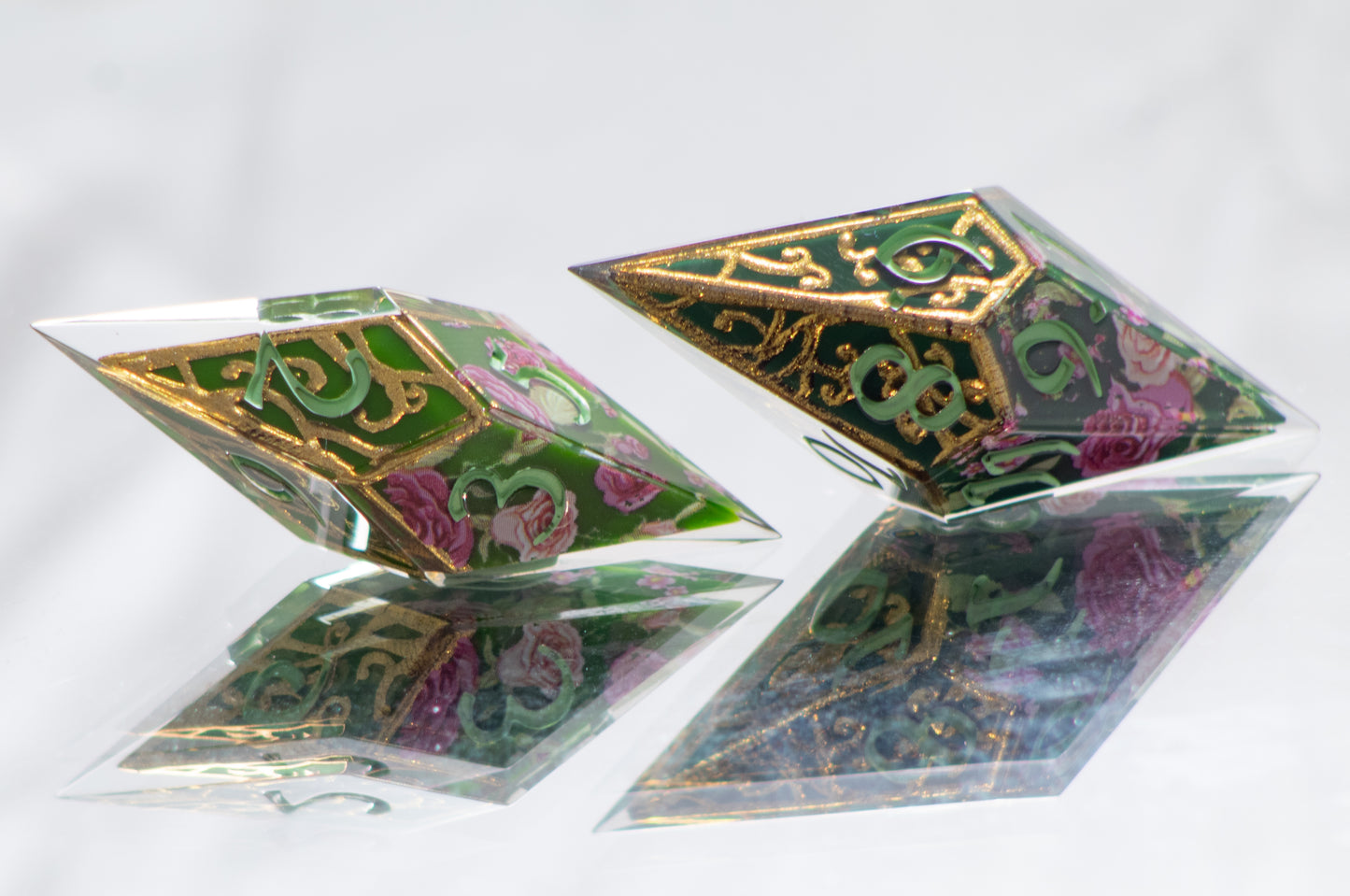 Verdant Rococo Roses - Sharp 7 Piece Handmade Resin Dice