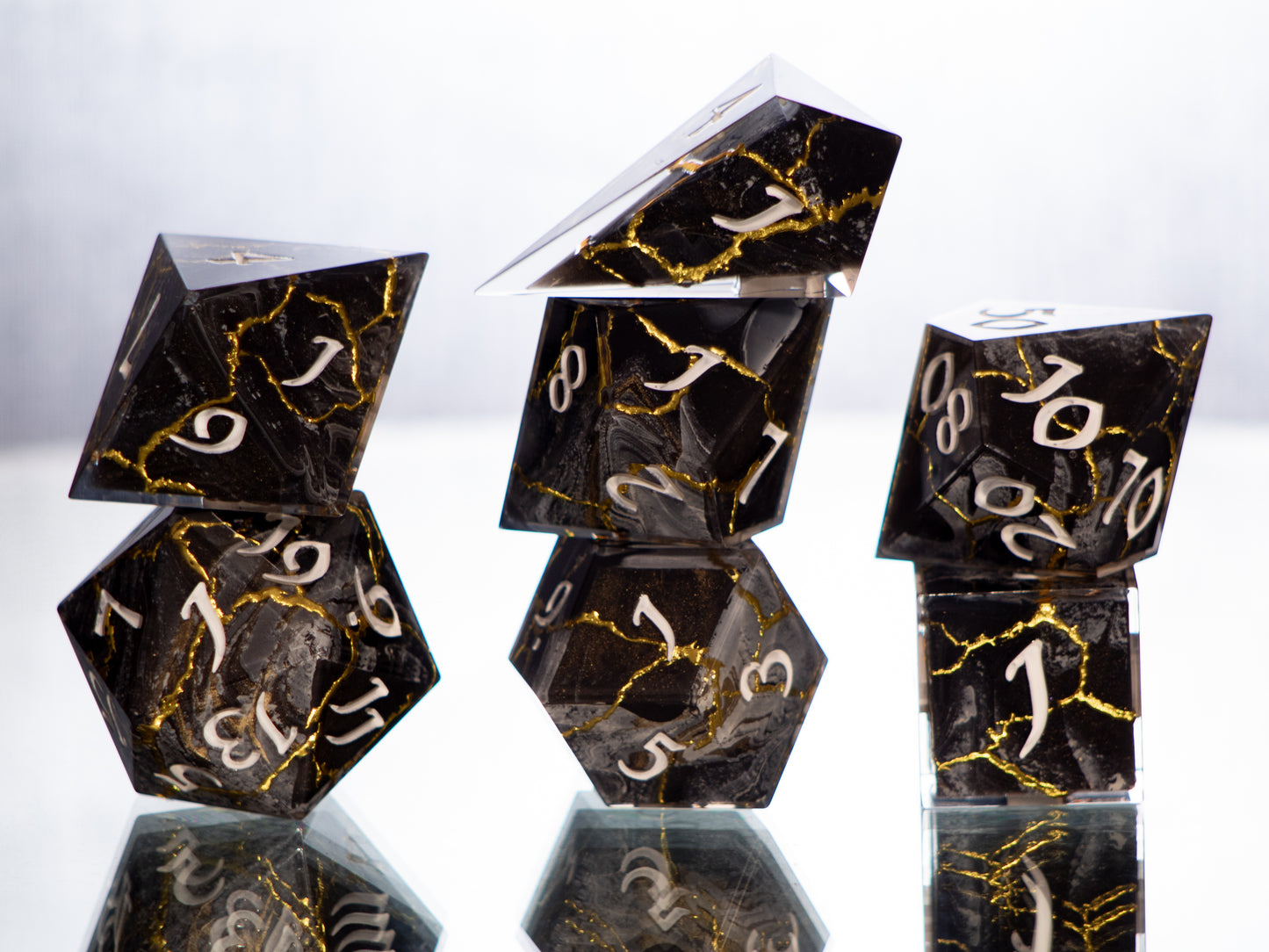 Marble Kintsugi - Alt 7 Piece Handmade Resin Dice