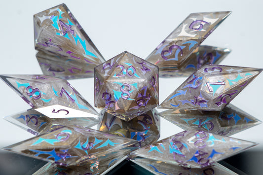 Huntrix - Sharp 7 Piece Handmade Resin Dice