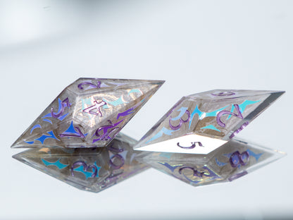 Huntrix - Sharp 7 Piece Handmade Resin Dice