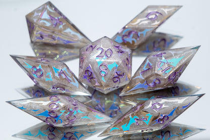 Huntrix - Sharp 7 Piece Handmade Resin Dice