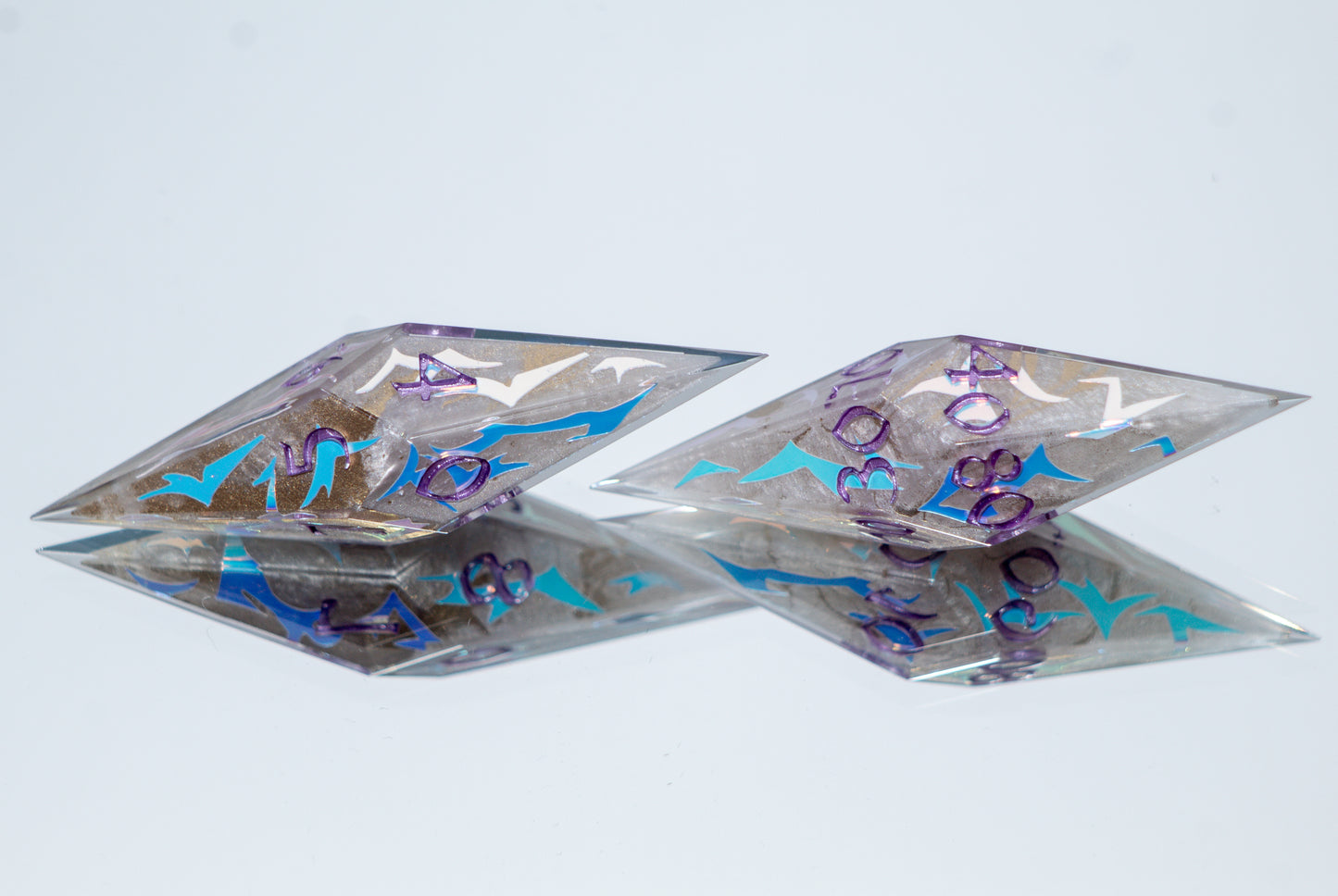 Huntrix - Sharp 7 Piece Handmade Resin Dice