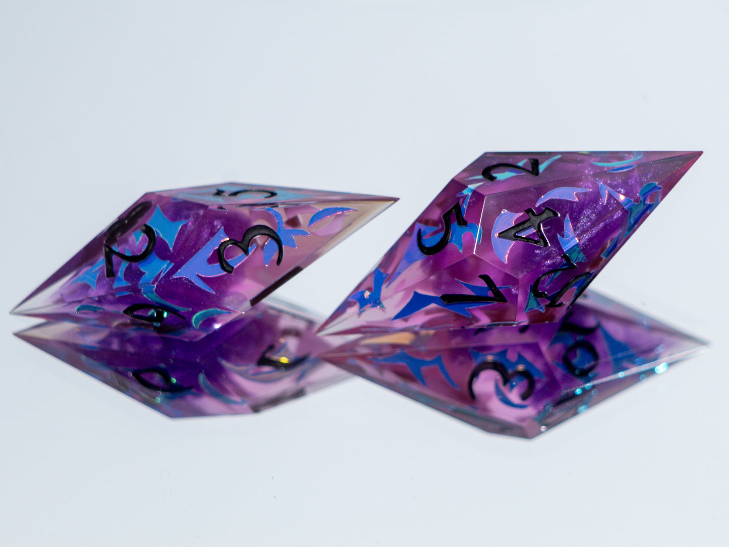Saja Boys - Sharp 7 Piece Handmade Resin Dice
