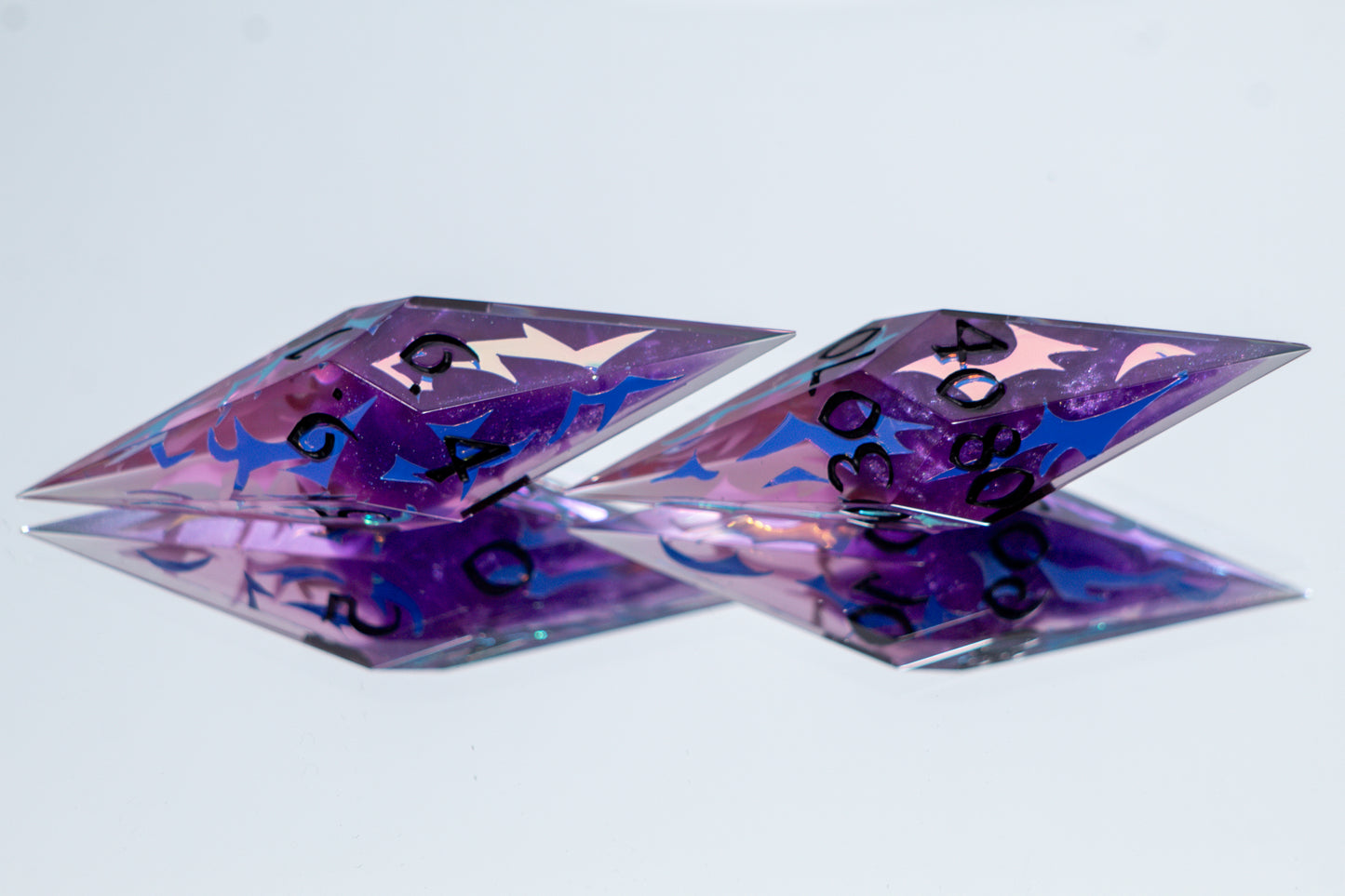 Saja Boys - Sharp 7 Piece Handmade Resin Dice