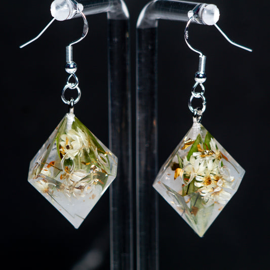 Delicate Gold Flower D10 Earrings