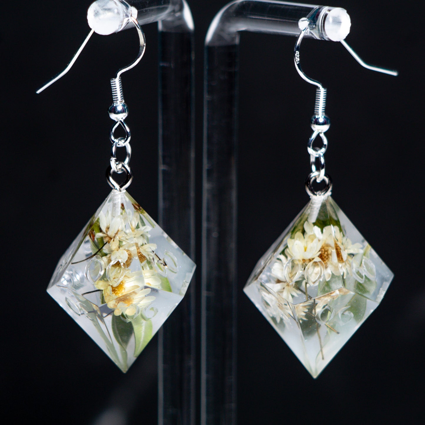 Delicate Flower D% Earrings
