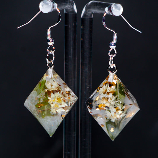 Delicate Gold Flower D10 Earrings