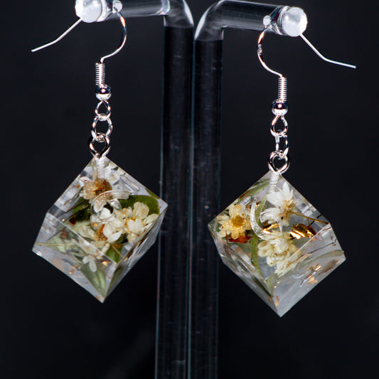 Delicate Gold Flower D6 Earrings