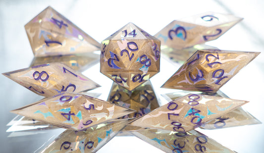 Huntrix - Sharp 7 Piece Handmade Resin Dice