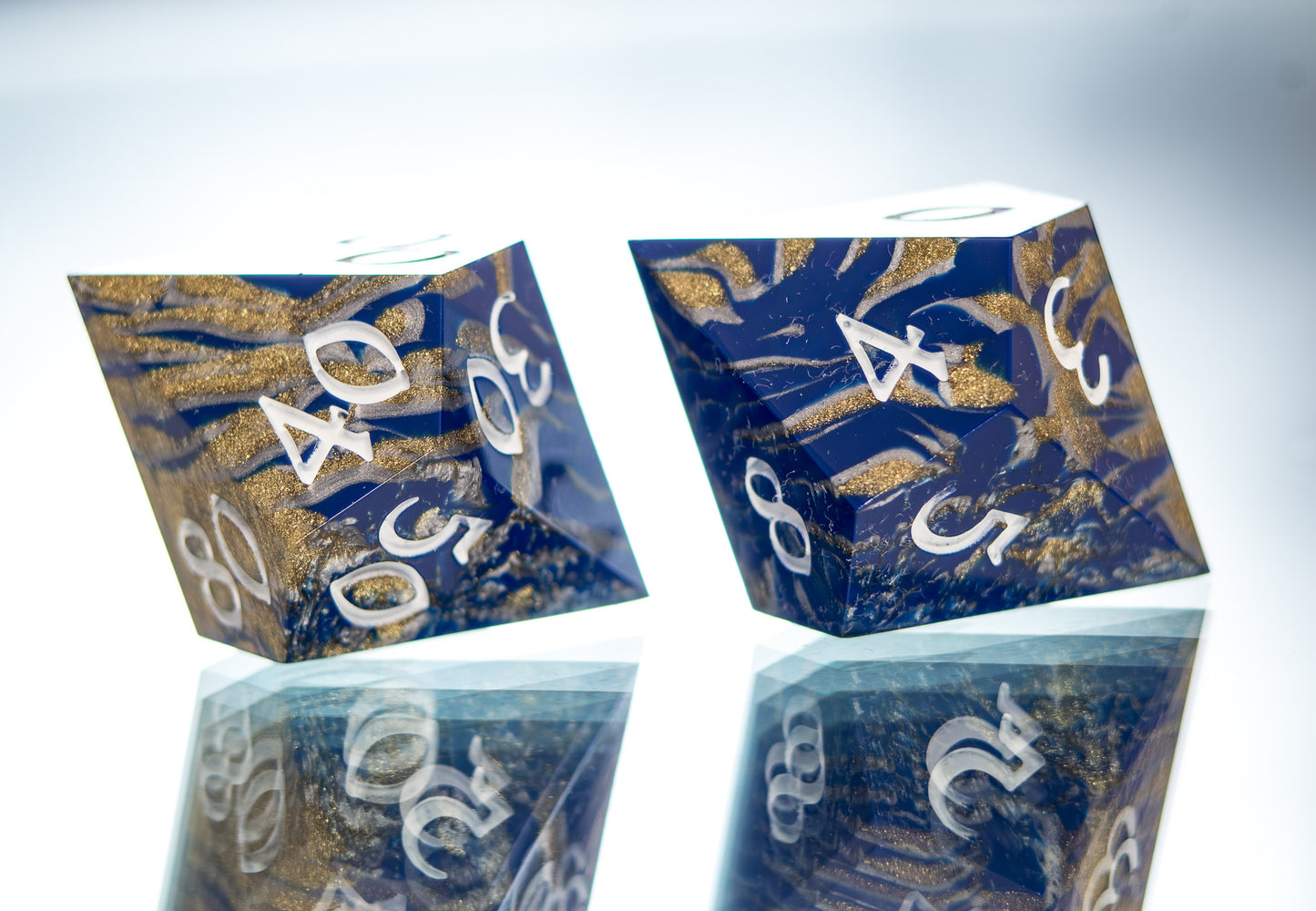 Noble Colors - Alt 7 Piece Handmade Resin Dice
