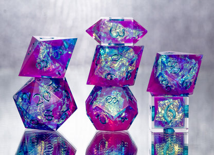 Vaporwave: 7 Piece Handmade Resin Dice