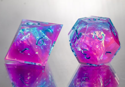 Vaporwave: 7 Piece Handmade Resin Dice