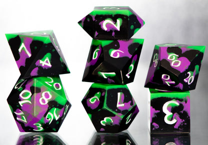 Scene Kid: 7 Piece Handmade Resin Dice