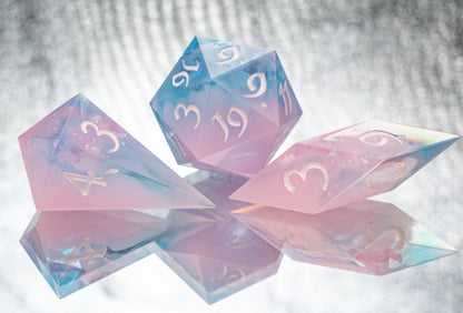 Fuwa Fuwa - 7 Piece Handmade Resin Dice