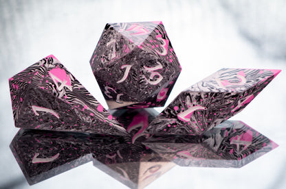 Meet me at Hot Topic: Sharp - 7 Piece Handmade Resin Dice