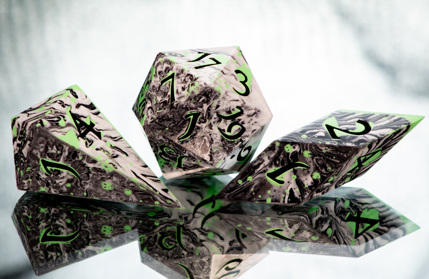 Ectoplasm: Sharp - 7 Piece Handmade Resin Dice